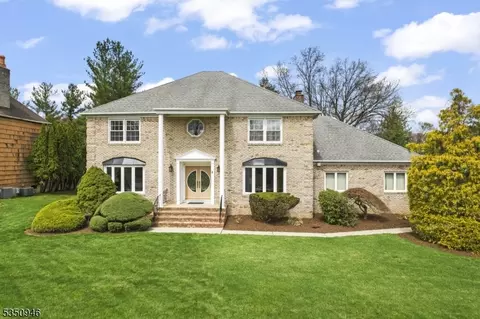 6 Kristi Dr, East Hanover, NJ 07936
