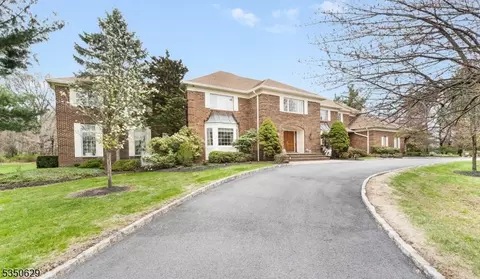 4 Ascot Ln, Morristown, NJ 07960