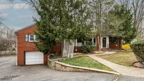 651 Alps Rd, Wayne, NJ 07470