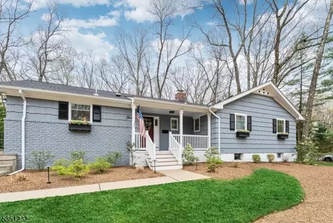 13 Elbrook Dr, Allendale, NJ 07401