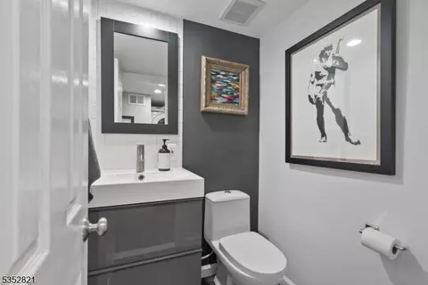 31 Lyon Rd, Waldwick, NJ 07463 photo 22