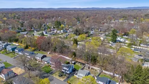 31 Lyon Rd, Waldwick, NJ 07463 photo 33