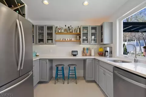 31 Lyon Rd, Waldwick, NJ 07463 photo 11