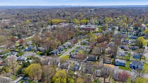 31 Lyon Rd, Waldwick, NJ 07463 photo 32