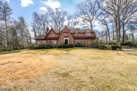 40 Grosvenor Rd, Short Hills, NJ 07078
