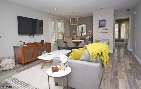 14 Smithfield Ct, Basking Ridge, NJ 07920