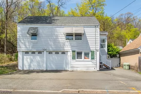 321 N 15th Pl, Prospect Park, NJ 07508