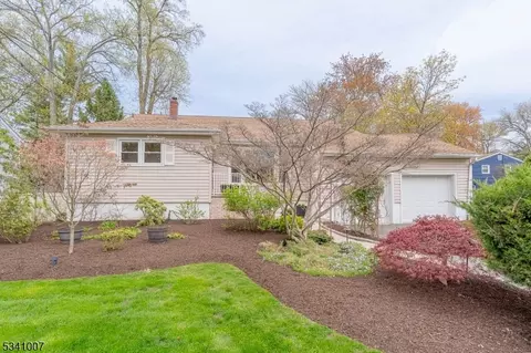 4 Christy Ln, Springfield, NJ 07081