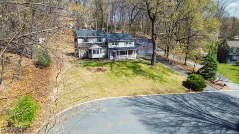 39 Dodie Dr, Parsippany-troy Hills Twp, NJ 07054