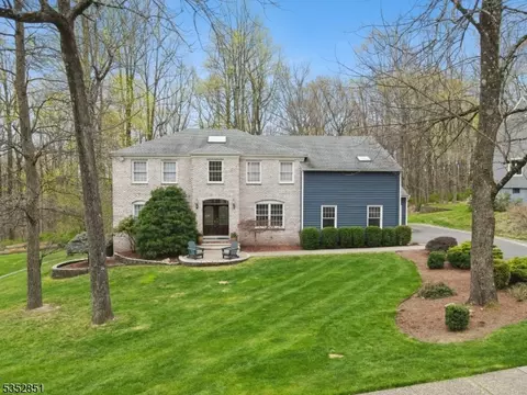 5 Jason Ln, Morristown, NJ 07960