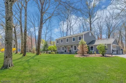 30 Cedar Dr, Allendale, NJ 07401