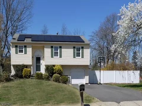 17 Angel Pl, Somerset, NJ 08873