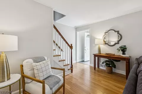 46 Lyons Pl, Springfield, NJ 07081 photo 2