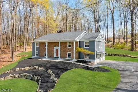 155 Andover Rd, Sparta, NJ 07871