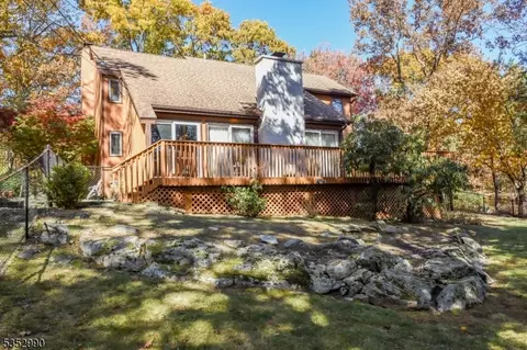 11 Crows Nest Rd, Byram Twp, NJ 07821
