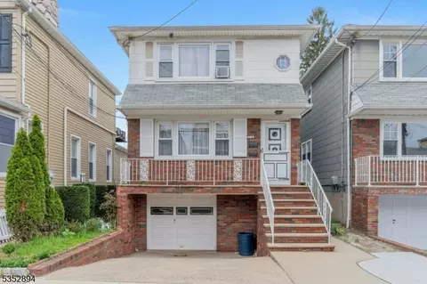 710 William St, Harrison, NJ 07029
