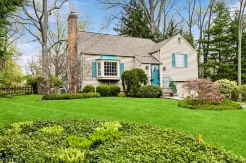 725 Saint Marks Ave, Westfield, NJ 07090