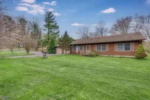 3 Valley Rd, Oxford, NJ 07863