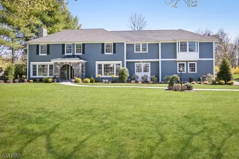1387 Chapel Hill Rd, Mountainside, NJ 07092