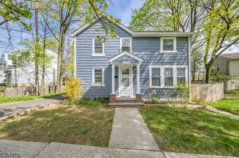 664 Ridgewood Rd, Maplewood, NJ 07040