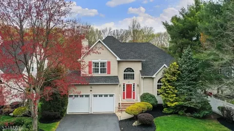 48 Clydesdale Rd, Scotch Plains, NJ 07076