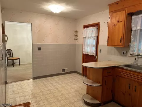 136 Irwin St, Springfield, NJ 07081 photo 6