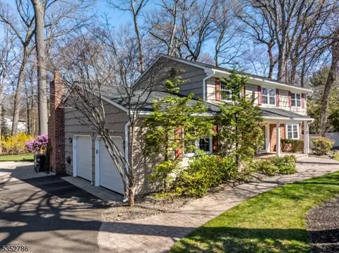 7 Carlton Ct, East Brunswick, NJ 08816
