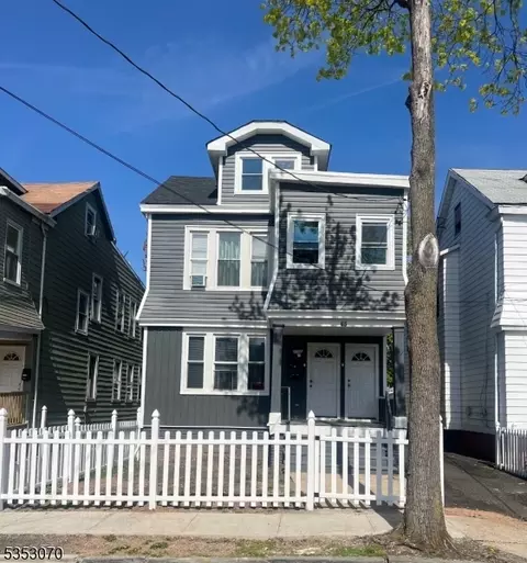 65 Howard St, Irvington, NJ 07111