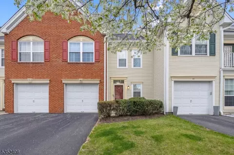 92 Heritage Ct, Towaco, NJ 07082