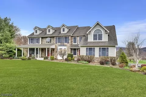 2 Elaine Ct, Califon, NJ 07830