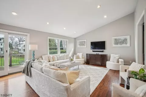 83 Mountainview Rd, Millburn, NJ 07041 photo 4