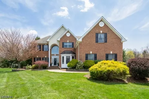 10 Softwood Way, Warren, NJ 07059