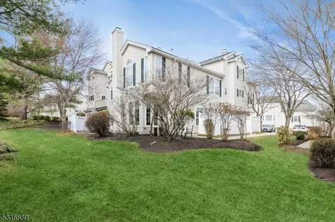 34 Witherspoon Ct, Morristown, NJ 07960