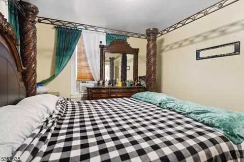 172 20th Ave, Paterson, NJ 07501