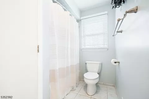 24 Sandra Ln, Wayne, NJ 07470 photo 20