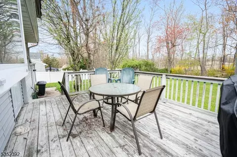 24 Sandra Ln, Wayne, NJ 07470 photo 22