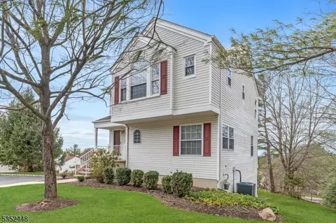 381 Finch Ln, Bedminster, NJ 07921