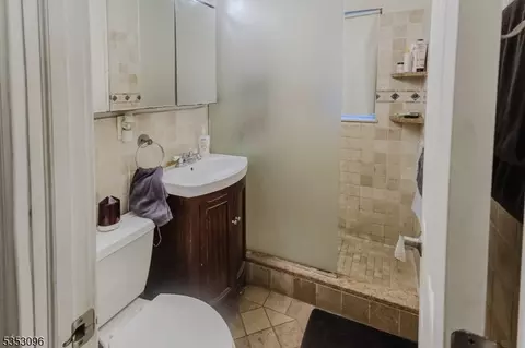 418 Esplanade #5, Hackensack, NJ 07601 photo 5
