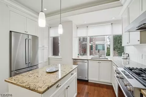 82 Franklin Pl #10, Summit, NJ 07901 photo 14