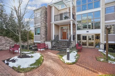 82 Franklin Pl #10, Summit, NJ 07901 photo 2
