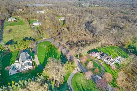 4 Colts Glen Ln, Bernards Twp, NJ 07920