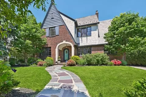 66 Dodd St, Glen Ridge, NJ 07028