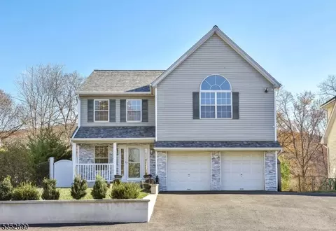 40 Lenape Rd, Ringwood, NJ 07456