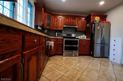 602 E Baldwin St, Hackettstown, NJ 07840 photo 9