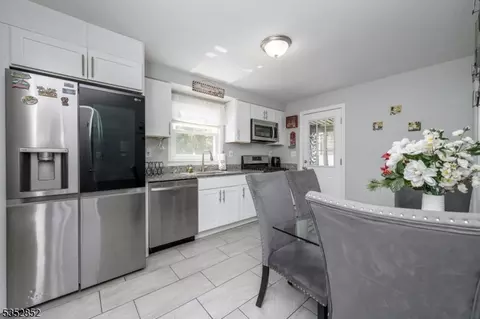 724 E 2nd Ave, Roselle, NJ 07203 photo 8