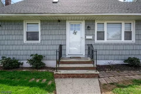 724 E 2nd Ave, Roselle, NJ 07203 photo 2