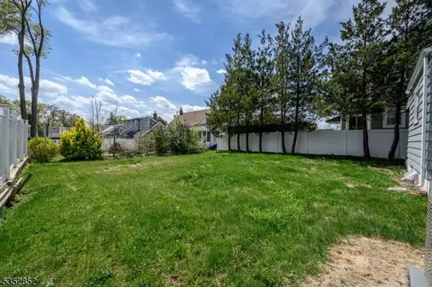 724 E 2nd Ave, Roselle, NJ 07203 photo 28