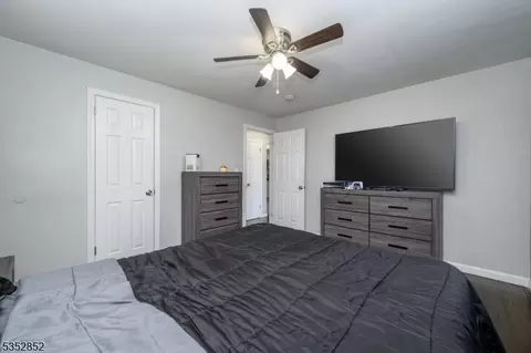 724 E 2nd Ave, Roselle, NJ 07203 photo 14