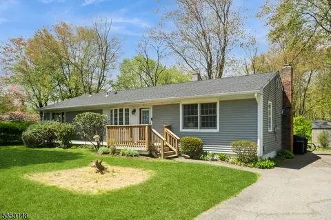 21 Spear Ln, Denville, NJ 07834