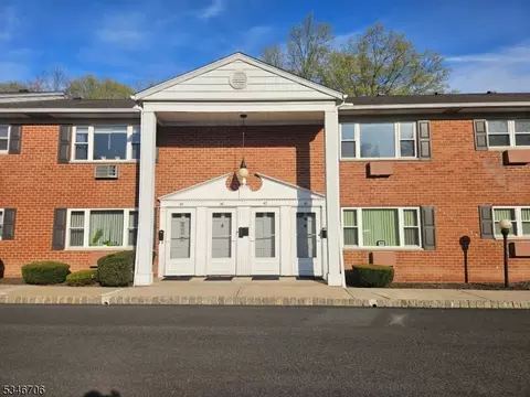 47 Lincoln Gdns, Lake Hiawatha, NJ 07034